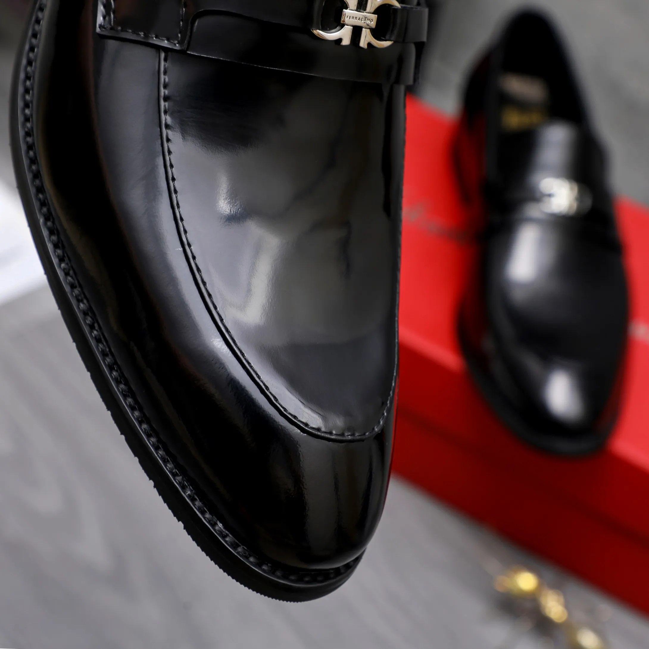 Men's shoes 💰480 Product trademark: Ferragamo "Ferragamo" business slip-on leather shoes Regular size: 39-44 Product materials: Selected high-quality lacquered cowhide upper, cowhide lining, original outsole